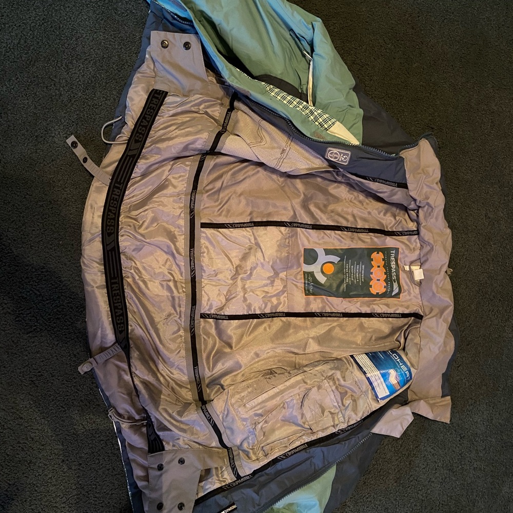 Trespass Jacket - Picture 5 of 6